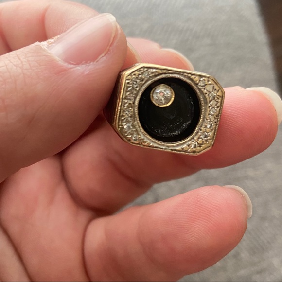 Antique custom fidget signet ring 14k gold with onyx face and moving diamond - Picture 2 of 4